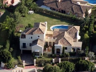 Chalet con 7 dormitorios se vende en Marbella, Costa del Sol