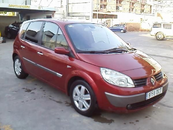 Renault Scenic ,Confort Dynamique 1.9dci 5p. año 2005 Neumaticos nuevos, tienen  Cristales tintados y Climatizador * ABS