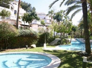 Apartamento con 4 dormitorios se vende en Marbella, Costa del Sol