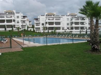 Apartamento con 3 dormitorios se vende en Estepona, Costa del Sol