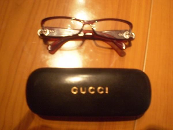 VENDO MONTURA DE GAFAS DE GUCCI