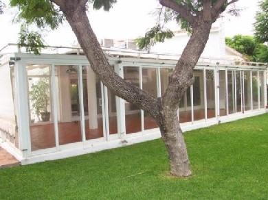 Chalet con 4 dormitorios se vende en Marbella, Costa del Sol