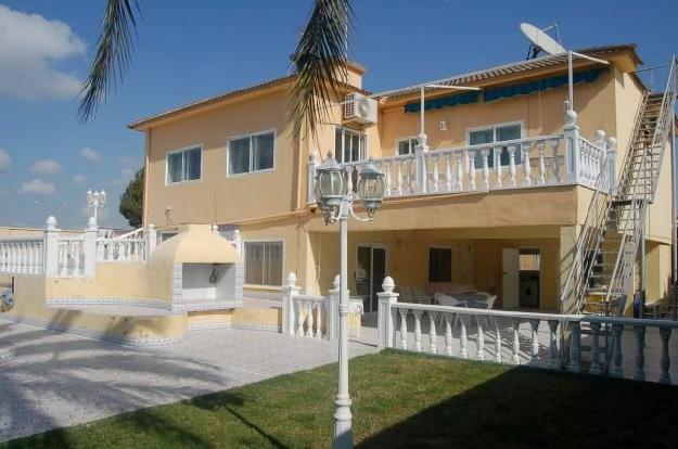 Chalet en venta en Dehesa de Campoamor, Alicante (Costa Blanca)