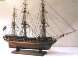 MAQUETISTA NAVAL CON MAS DE 20 AÑOS DE DEDICACION