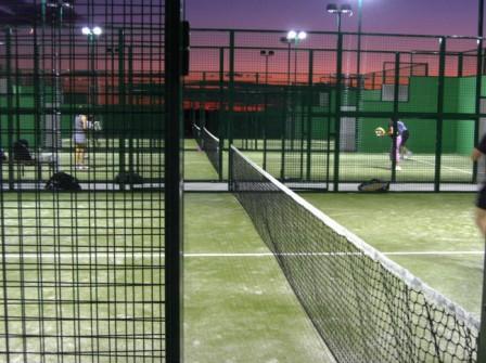 construccion de pistas de padel y pavimento