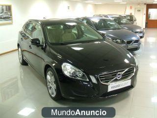 Volvo V60 D5 MOMENTUM