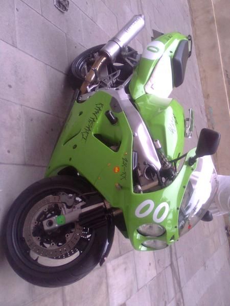 kawasaki zxr 750 muy economica.