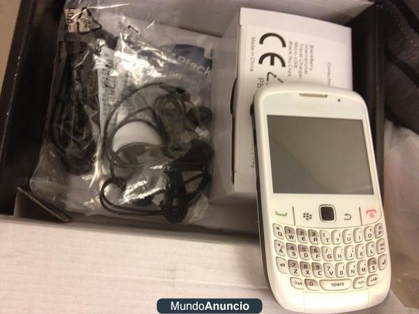 SE VENDE BLACKBERRY 8520 BLANCA NUEVA!!