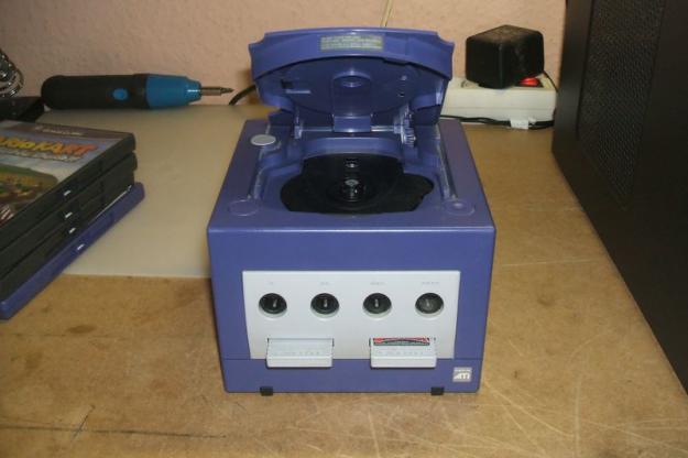 Game Cube + 2 Mandos + 2 Tarjetas + 4 juegos