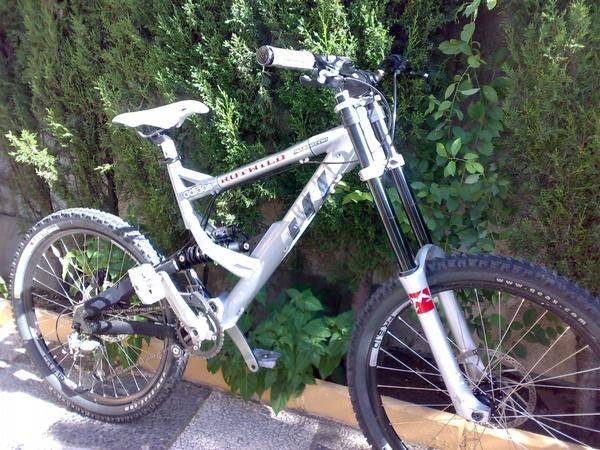 vendo bici D-H Freeride ROTWILD