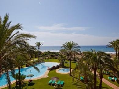 Apartamento con 4 dormitorios se vende en Marbella, Costa del Sol