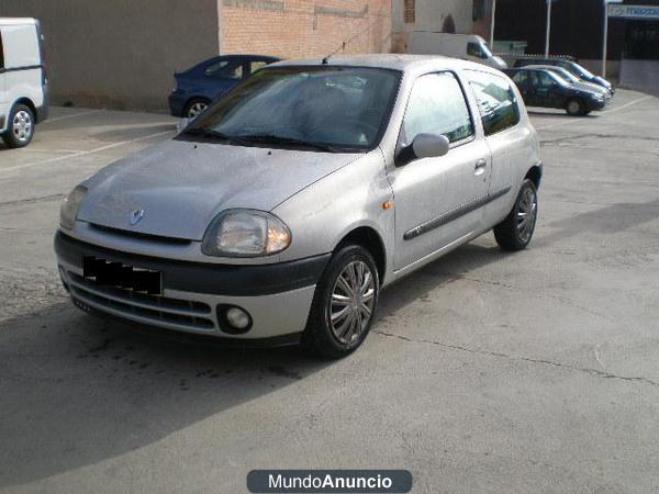 RENAULT - CLIO 1. 4 GASOLINA