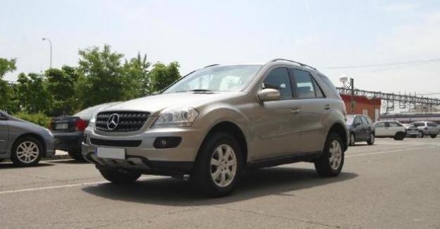 Venta de coche Mercedes ML 320 CDI '05 en Madrid