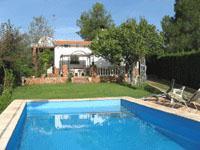 Country villa with private pool sleeps 7