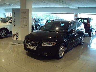 Volvo v50 drive momentum