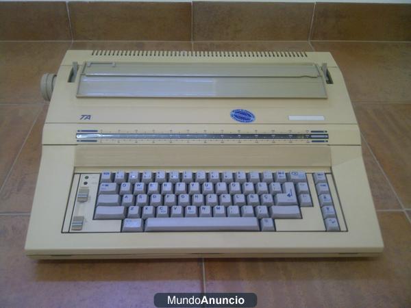 Máquina de escribir Triumph Adler años 80