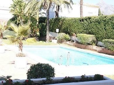 Apartamento con 3 dormitorios se vende en Marbella, Costa del Sol