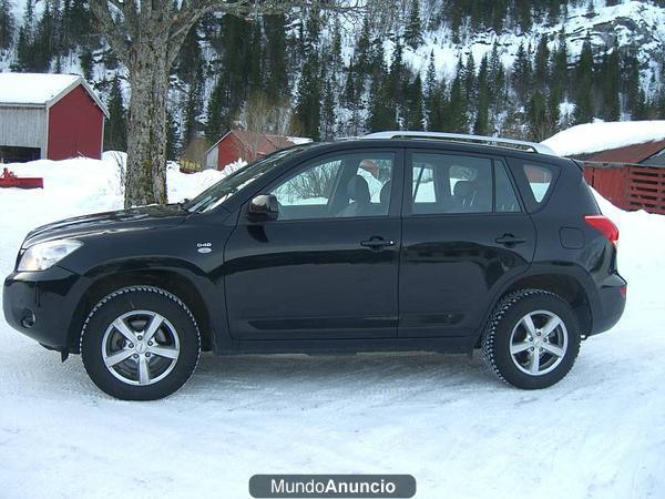 TOYOTA RAV4 III 136 D-4D, Negro 2007 4000€