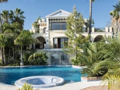 Chalet con 6 dormitorios se vende en Marbella, Costa del Sol