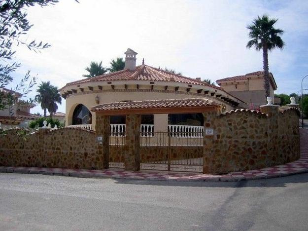 Chalet en venta en San Miguel de Salinas, Alicante (Costa Blanca)