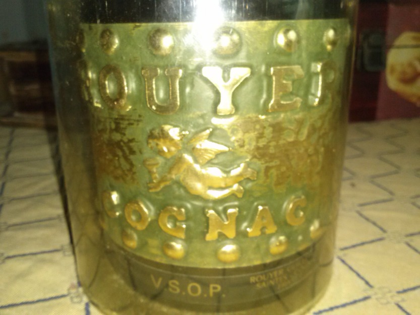 En venta botella de Coñác de coleccionista marca Rouyer de 1968