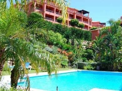 Apartamento con 3 dormitorios se vende en Estepona, Costa del Sol