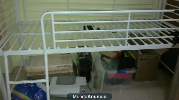 vendo cama de color blanco