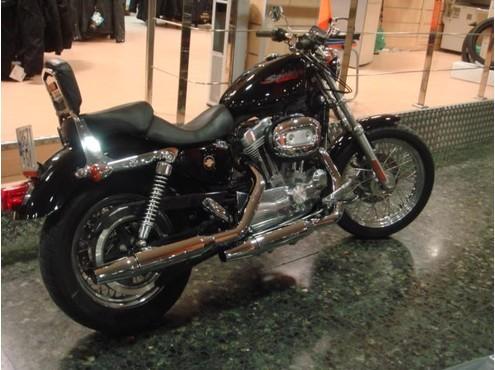 HARLEY DAVIDSON Sportster 883