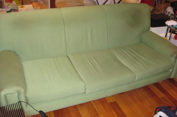 Vendo sofa de 3 plazas en buen estado por 200