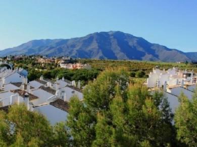 Apartamento con 3 dormitorios se vende en Estepona, Costa del Sol