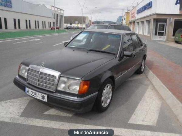 Mercedes-Benz E 300 TURBO DIESEL AUTOMATICO T