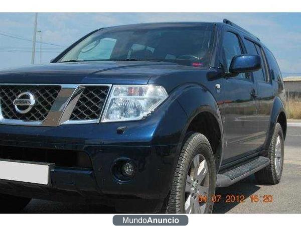 Nissan PATHFINDER 2.5 LE AUT 7 plazas