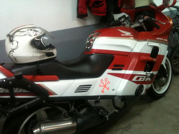 Vendo Moto CBR 1000 F