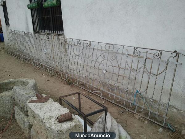 Balconada de forja antigüa