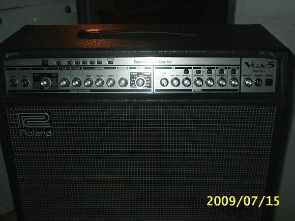 Vendo Amplificador Roland VGA-5  seminuevo con menos de un año de compra por 350  o con Flightcase 500