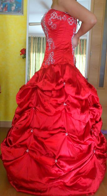 ALQUILO O VENDO VESTIDO DE 15 CON SUS SIETE DAMAS Y PAJESITA...NUEVOS