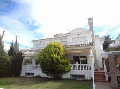 Chalet con 5 dormitorios se vende en Rincon de la Victoria, Costa del Sol, Axarquia