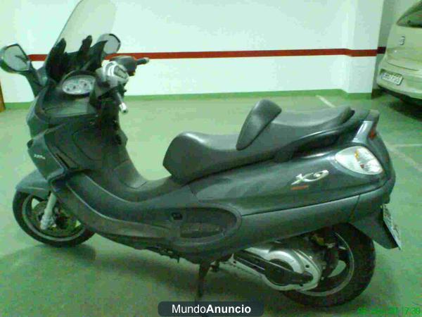 OFERTA, Vendo Piaggio X9 Evolution 500 c.c. 8000 km, como NUEVA, 2500€