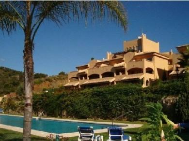 Apartamento con 2 dormitorios se vende en Marbella, Costa del Sol