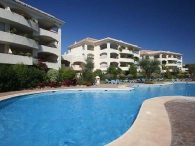 Apartamento con 2 dormitorios se vende en Marbella, Costa del Sol