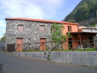 Casa : 4/5 personas - vistas a mar - sao vicente  madeira  portugal