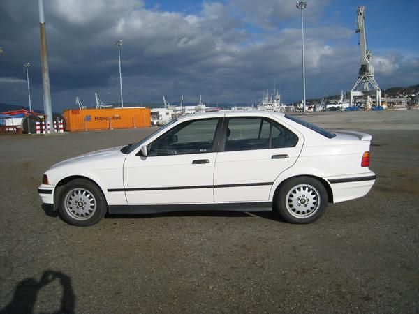 BMW  325 TD BLANCO AÑO 1993