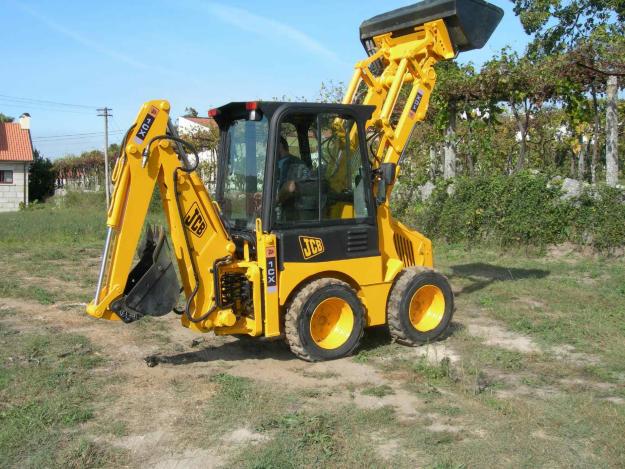 MINI ESCAVADORA JCB 1CX AÑO 2004