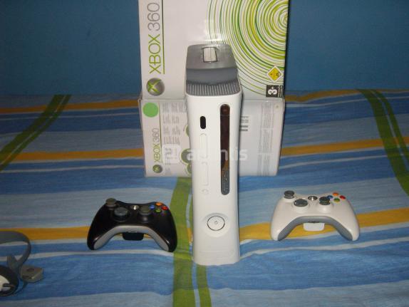 Xbox 360 + 2 mandos