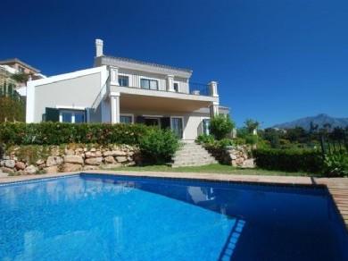 Chalet con 3 dormitorios se vende en Benahavis, Costa del Sol