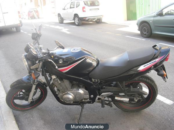 VENDO MOTO SUZUKI GS 500