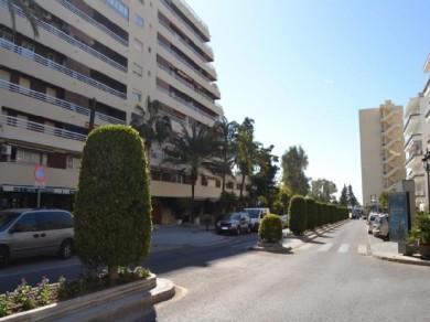 Apartamento con 3 dormitorios se vende en Marbella, Costa del Sol