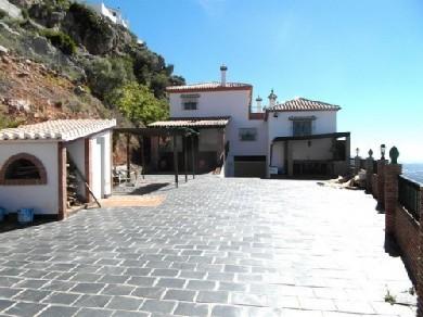 Chalet con 4 dormitorios se vende en Comares, Axarquia