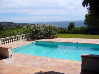 Villa : 7/7 personas - piscina - vistas a mar - sainte maxime  var  provenza-alpes-costa azul  francia