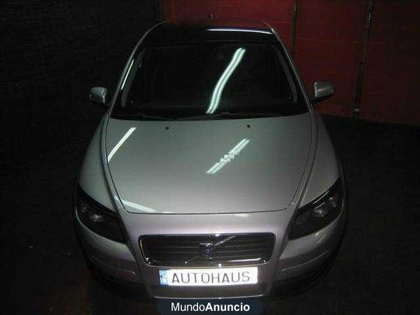 Volvo C30 2.0D MOMENTUM \